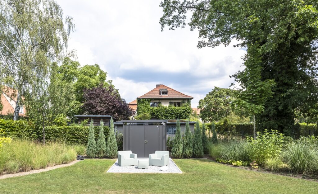Engel & Völkers Cross-Selling Potsdam Rarität: Helle Eigentumswohnung mit einem parkähnlichen Privatgarten in der Berliner Vorstadt W-02Q0YR