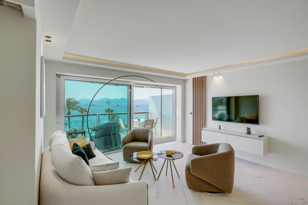 Engel & Völkers Cross-Selling Cannes W-02NO8B Luxuriöses, renoviertes Appartement im Hochparterre mit Meerblick